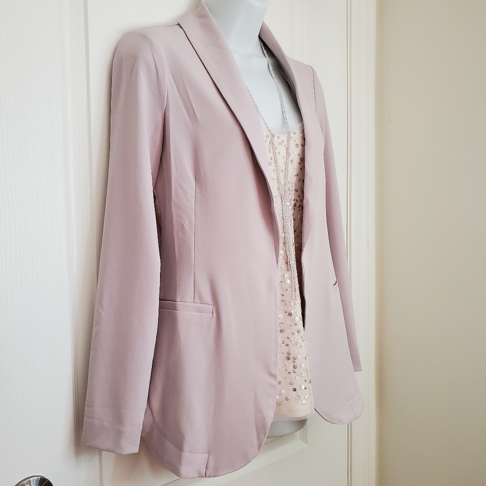 🆕️DYNAMITE Light Blazer - Picture 2 of 8